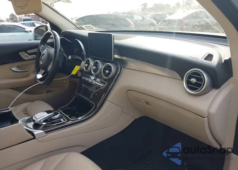 2018 Mercedes-Benz Glc 300 4Matic z USA, uszkodzony, nr VIN WDC0G4KBXJV067754